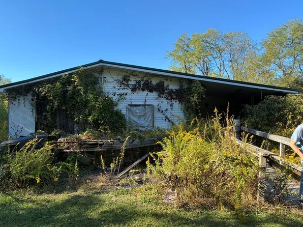 3741 Flat Top Rd, Ghent, WV 25843