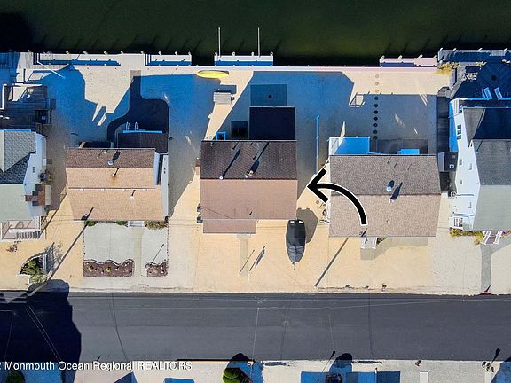 3rd image of 217 Bryn Mawr Ave