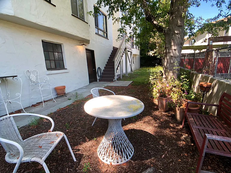 916 Union Street — Photo 10