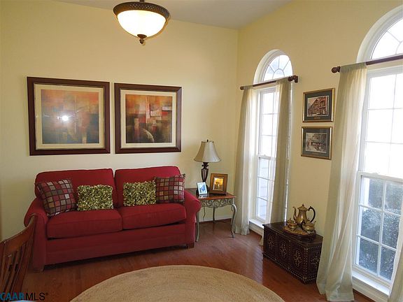 4th image of 223 Whipoorwill Way