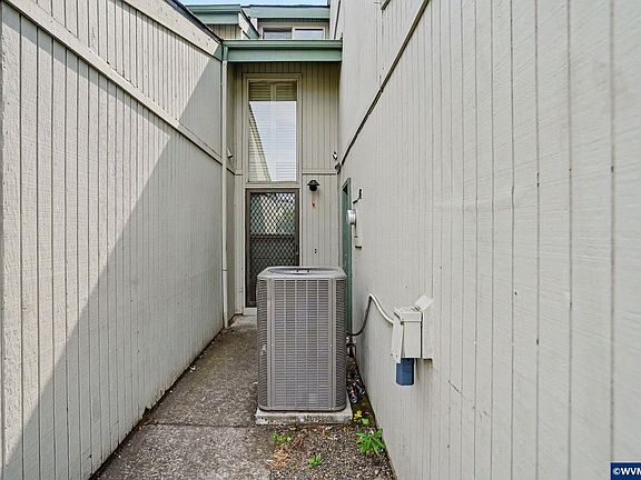 3rd image of 3776 Auburn Rd NE #43