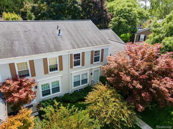 1298 Brook Ln #290, Rochester, MI 48306