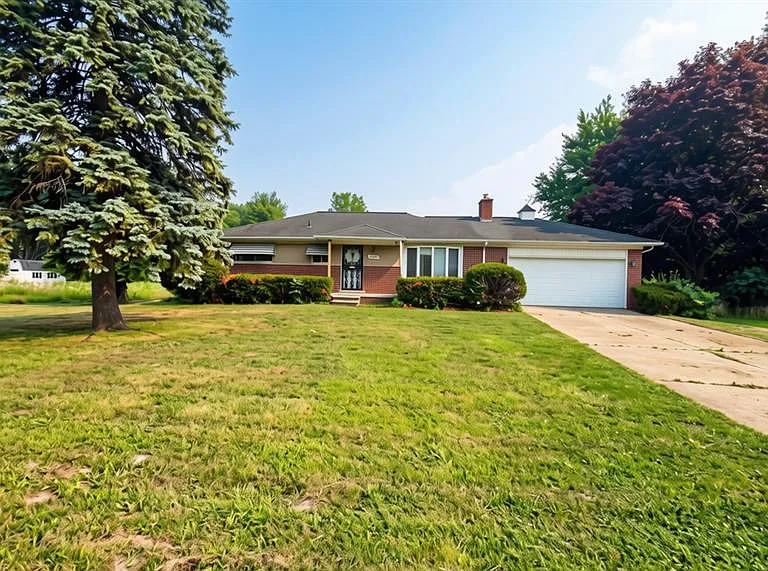 38803 Ecorse Rd — Photo 3