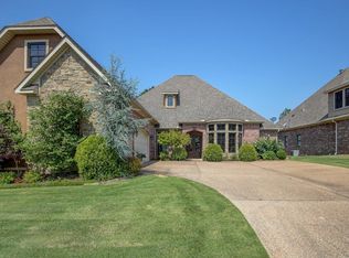 298 Arlington Park Dr, Hot Springs, AR 71901