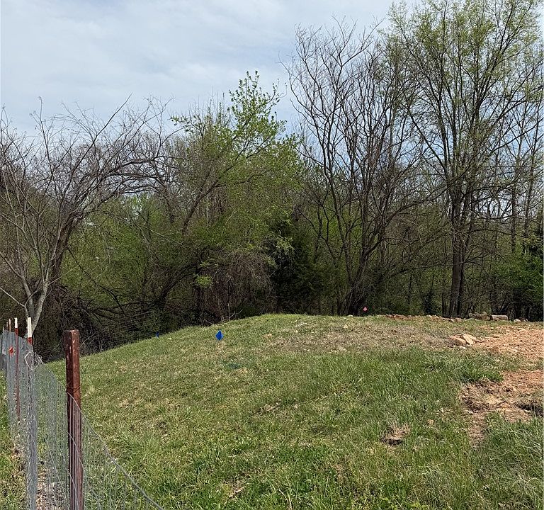 2nd image of 131 Hobbs Rd #11