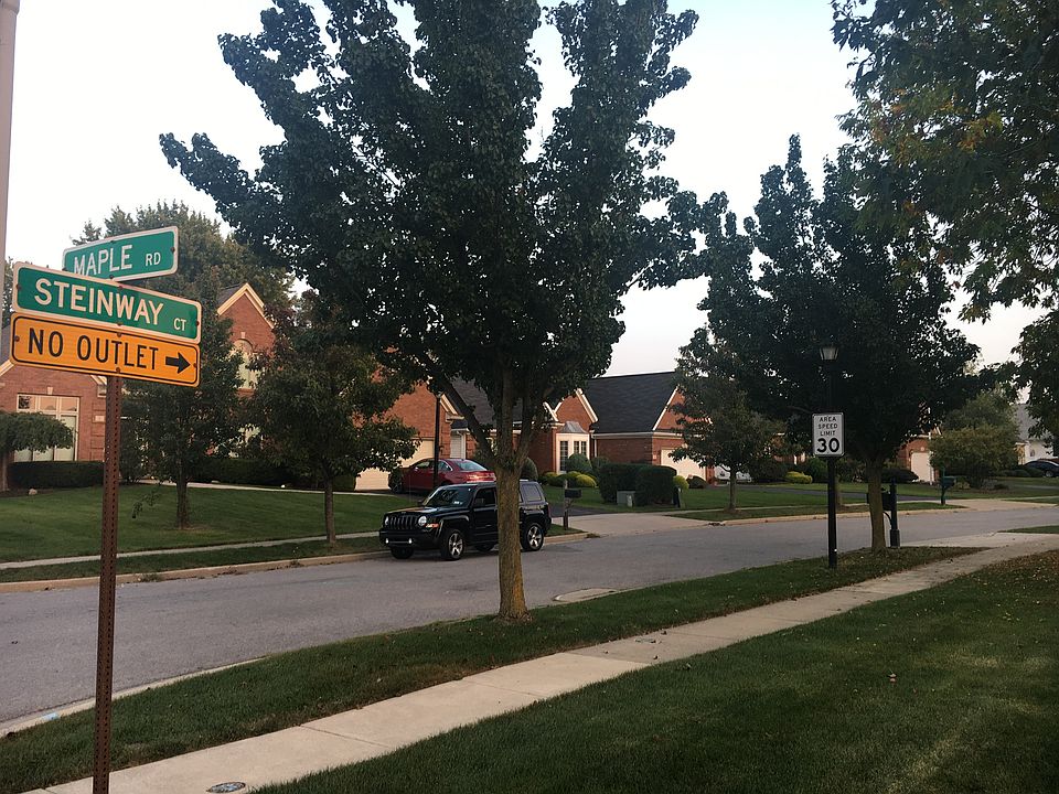 1st image of 66 Steinway Ct