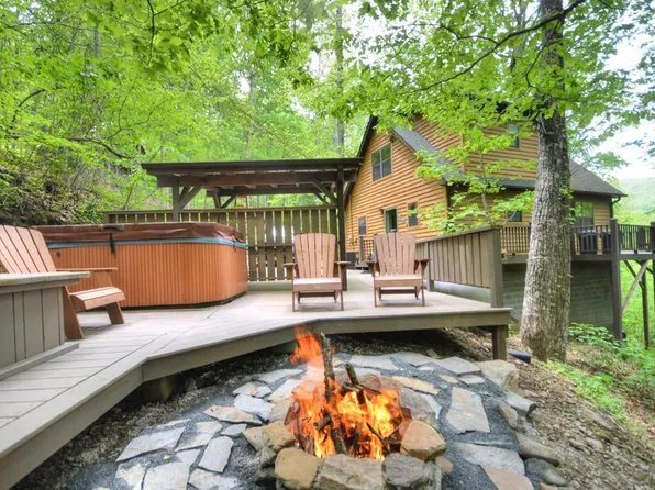 403 The Pnes, Robbinsville, NC 28771