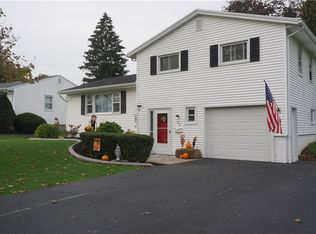 53 Clardale Dr, Rochester, NY 14616