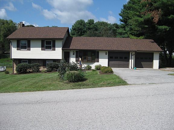 2nd image of 115 Henley Dr
