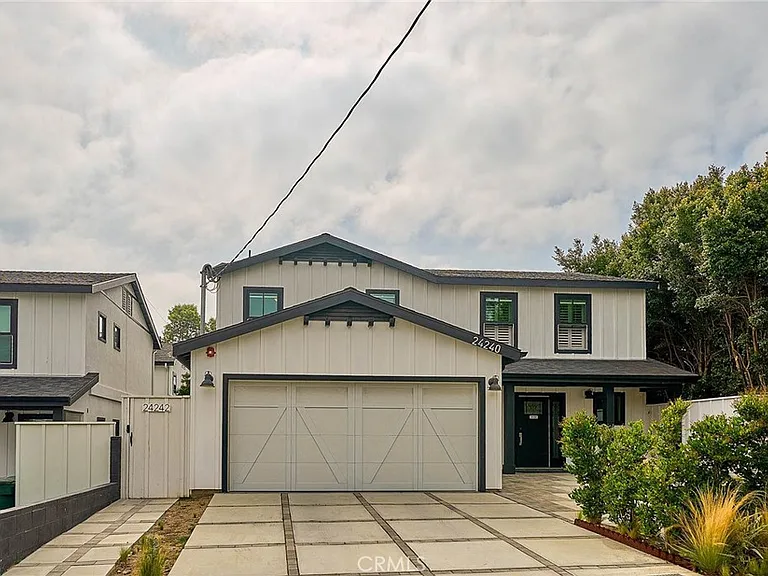 24240 Ocean Ave — Photo 1