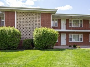 1101 E Algonquin Rd APT 15, Arlington Heights, IL 60005