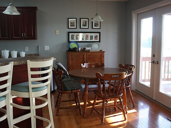 5th image of 407 N Woodland Dr
