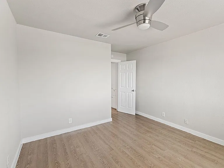 6812 S Congress Ave — Photo 34