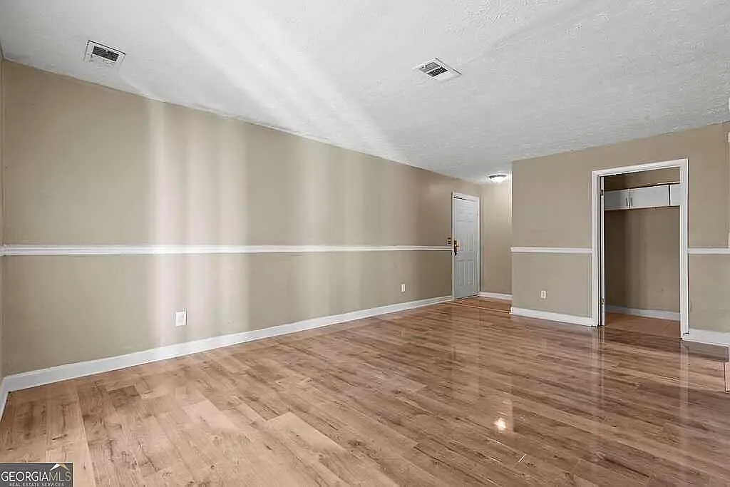 3605 Woodbriar Cir — Photo 2
