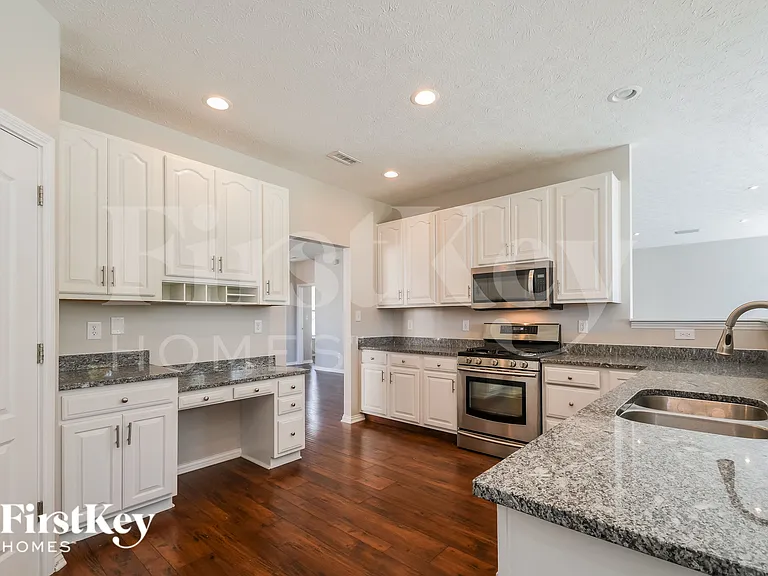 10871 Monarch Springs Ct — Photo 6