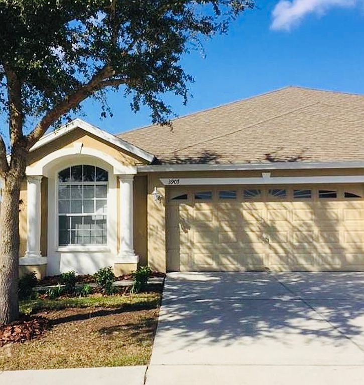 coco_shelly✕2 3907 Crossline Dr, Spring Hill, FL 34609 | Zillow