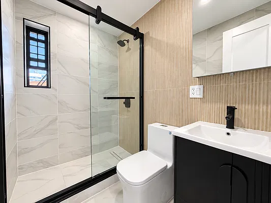 Bathroom, photo 1