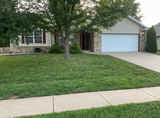 1673 S Fisk Ave, Springfield, MO 65802