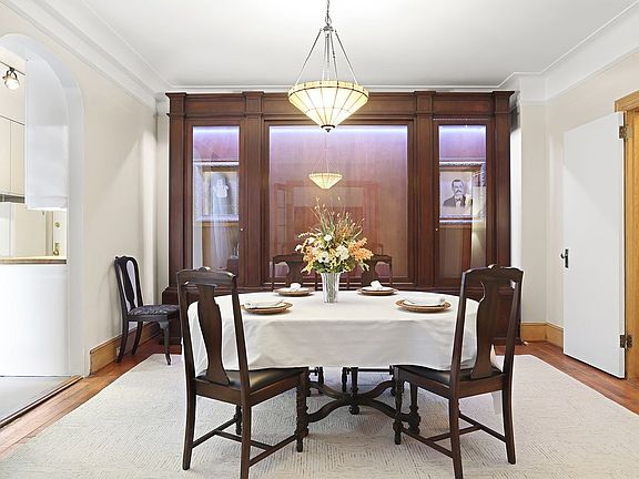 2nd image of 541 Amsterdam Ave #2E