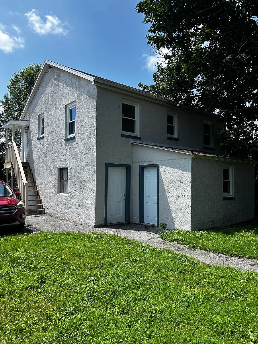 Building Photo - 1925 Valley Rd #4