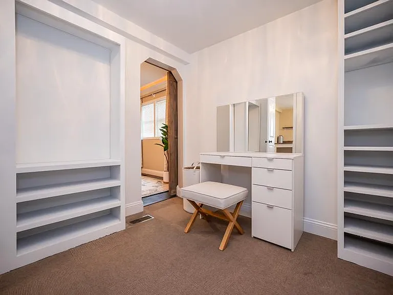 1175 SW Collins Ave — Photo 5