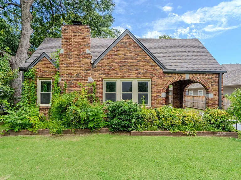 4103 S Madison Pl — Photo 3