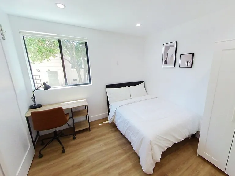 1607 W 35th Pl — Photo 14