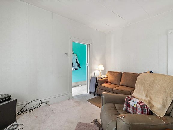 5th image of 607 Park Ave