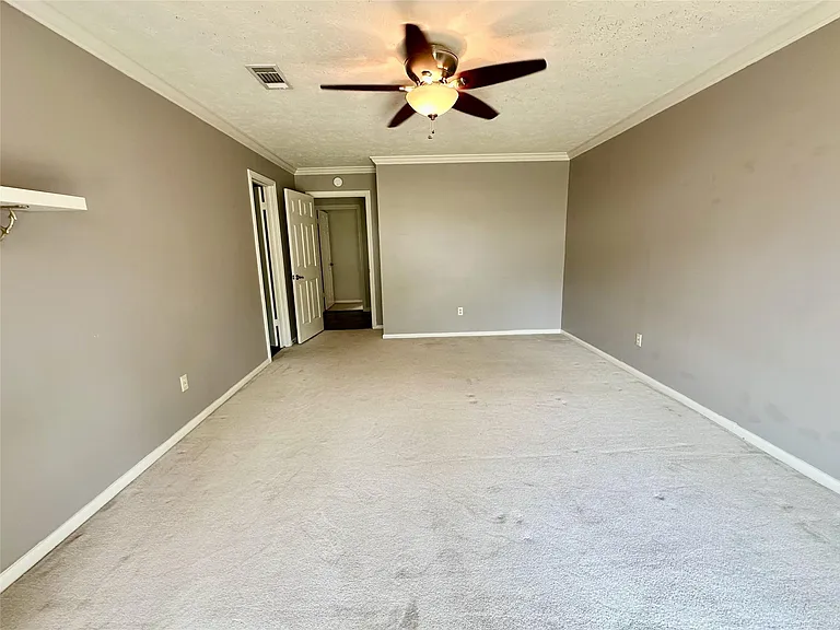2931 Pasture Ln — Photo 17