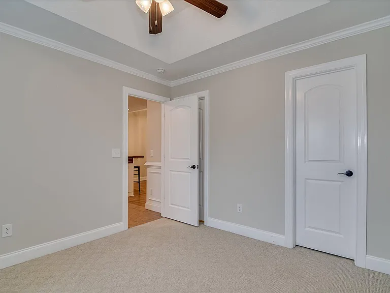 115 Redglobe St — Photo 25