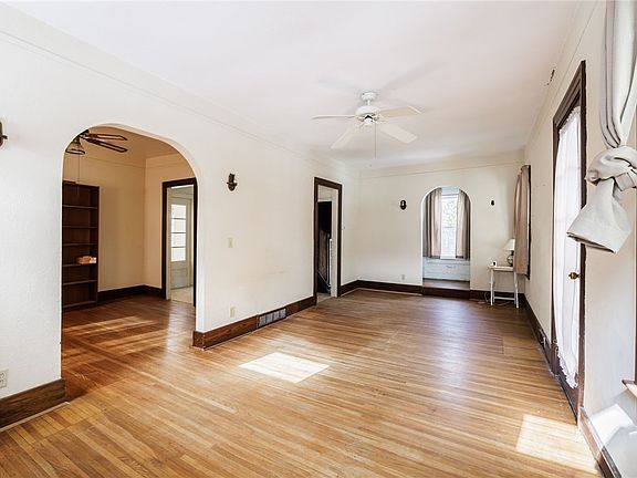 5th image of 153 Mallard Dr