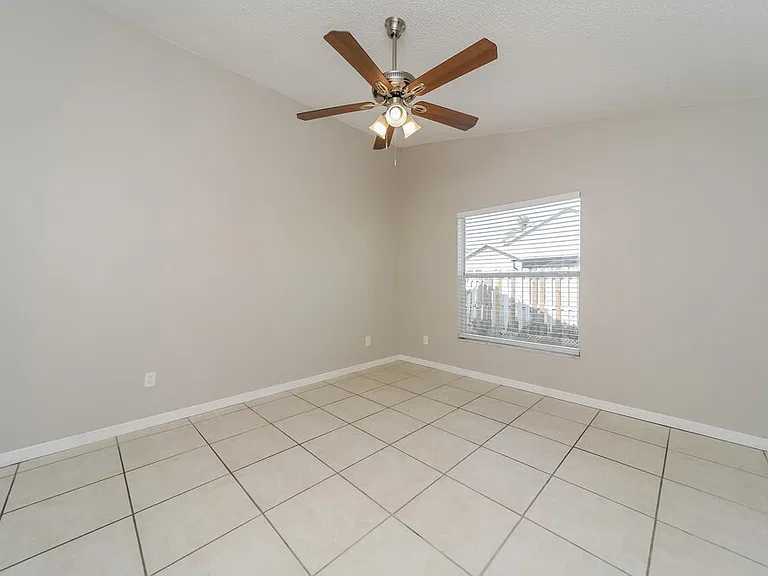 3235 Brewster Dr — Photo 10