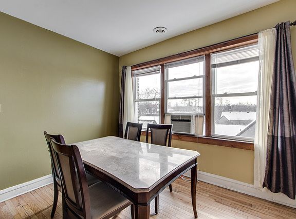 3rd image of 908 N Mozart St APT 1