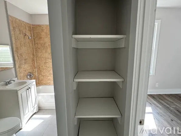 176 Garfield Avenue image 9 of 13