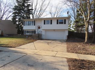 345 Lyons Rd, Bolingbrook, IL 60440