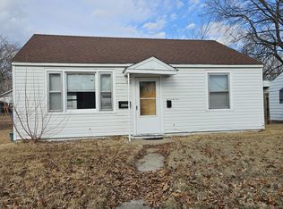 945 E Ferguson Ave, Wood River, IL 62095