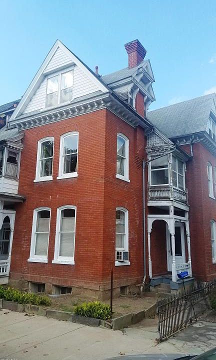 2nd image of 33 Walnut St