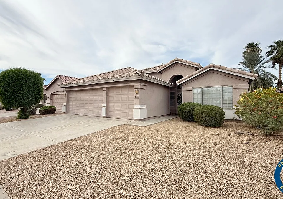 4616 E Verbena Dr