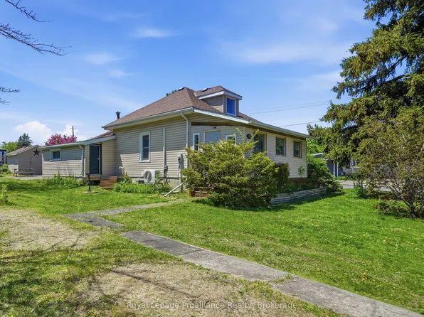 252 Sidney St, Quinte West, ON K8V 2T4