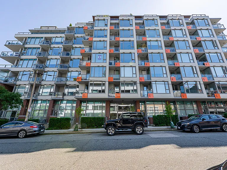 250 E 6th Ave #706 — Photo 1