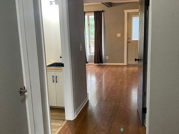 4th image of 2610 S 74th St