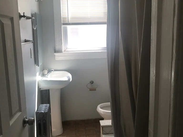 39 Schuyler Ter #2A — Photo 11