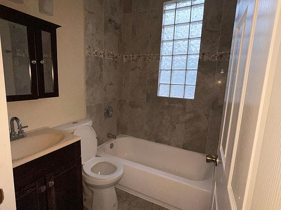2nd image of 3105 N Sawyer Ave #2