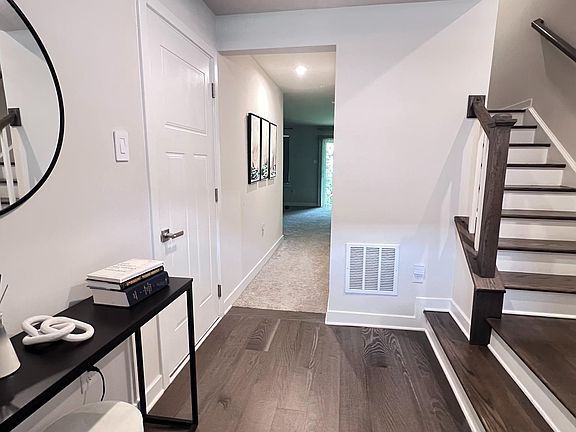 2nd image of 18 Hunters Dr