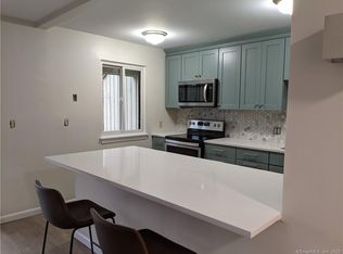 603 Heritage Vlg #A, Southbury, CT 06488