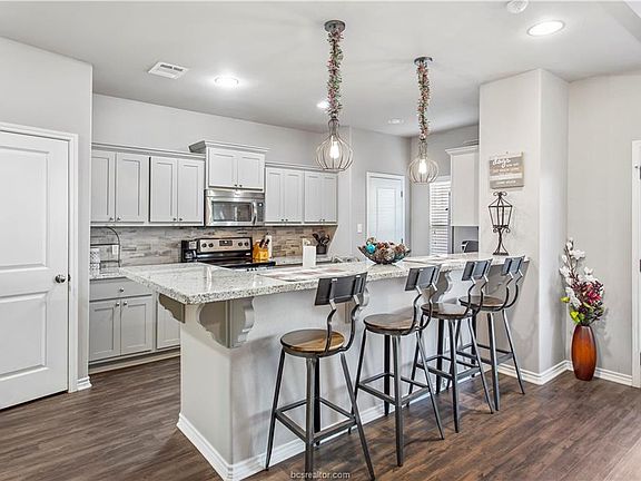 5th image of 3532 Summerway Dr