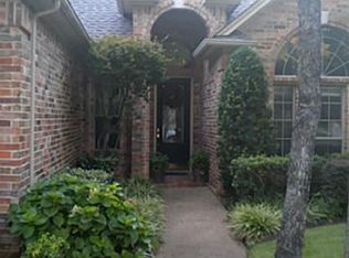 3609 Chateaux Ln, Hurst, TX 76054