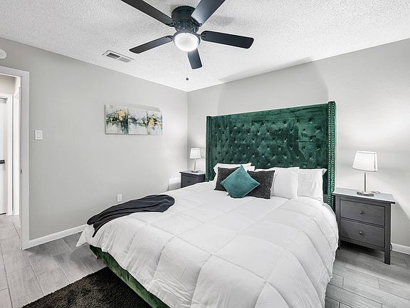 4th image of 4805 Rainbow Cir #1