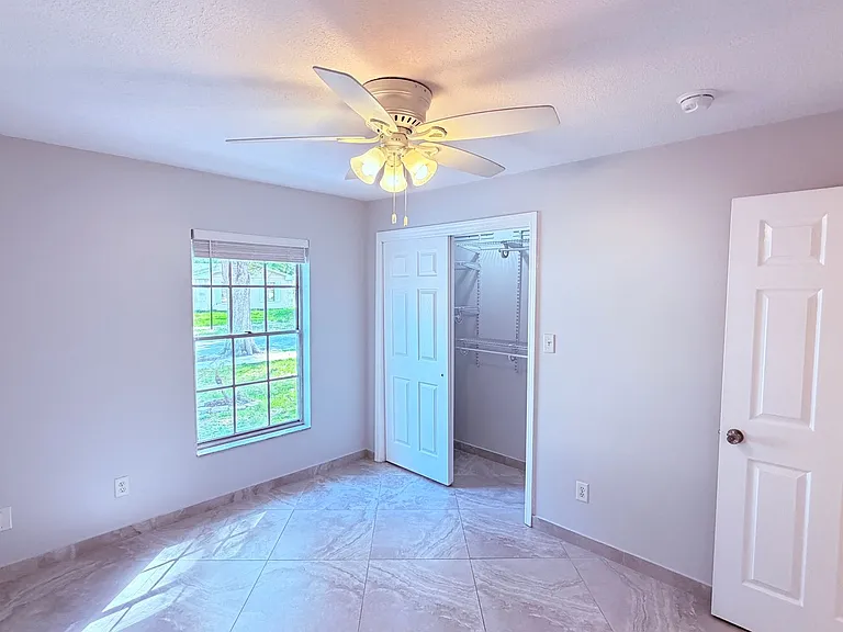 6 Carriage Hill Cir — Photo 24