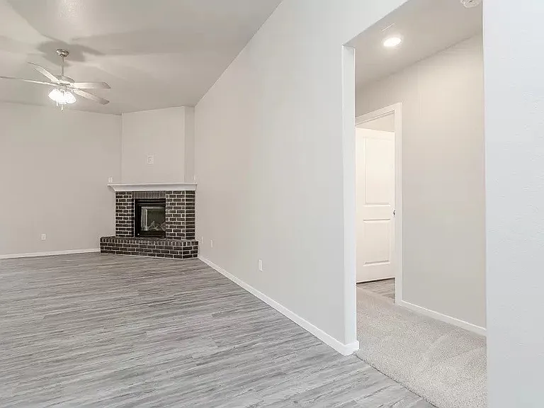 1912 County Road 1118 — Photo 2